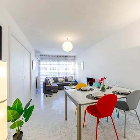 La Perle Grand 2p Terrasse Centre Proche Plages Clim