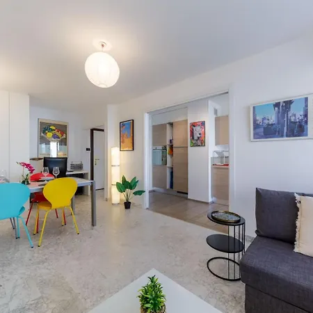 Appartement La Perle Grand 2p Terrasse Centre Proche Plages Clim