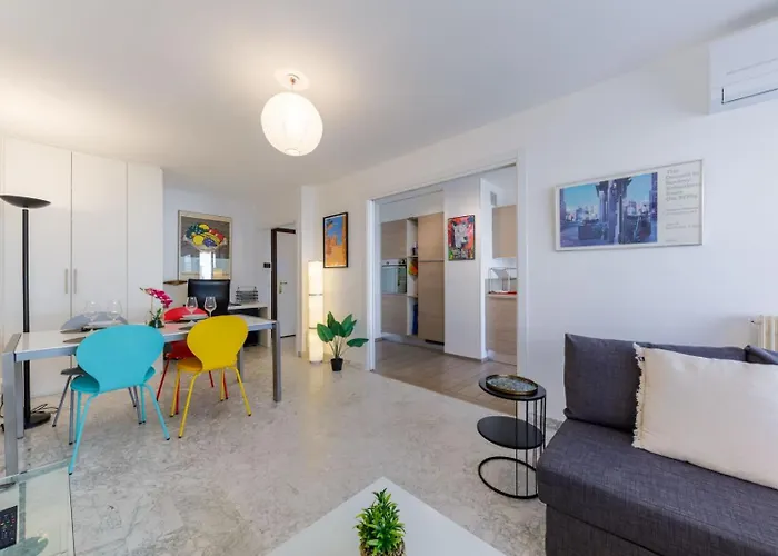 Appartement La Perle Grand 2p Terrasse Centre Proche Plages Clim