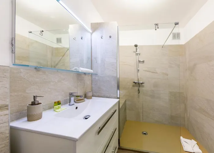 La Perle Grand 2p Terrasse Centre Proche Plages Clim Appartement *