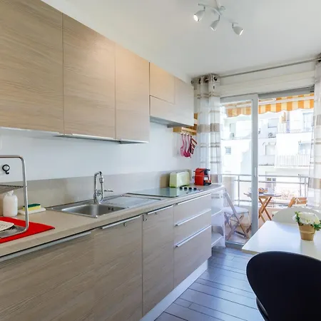 La Perle Grand 2p Terrasse Centre Proche Plages Clim Апартаменты *