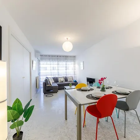 La Perle Grand 2p Terrasse Centre Proche Plages Clim Apartment