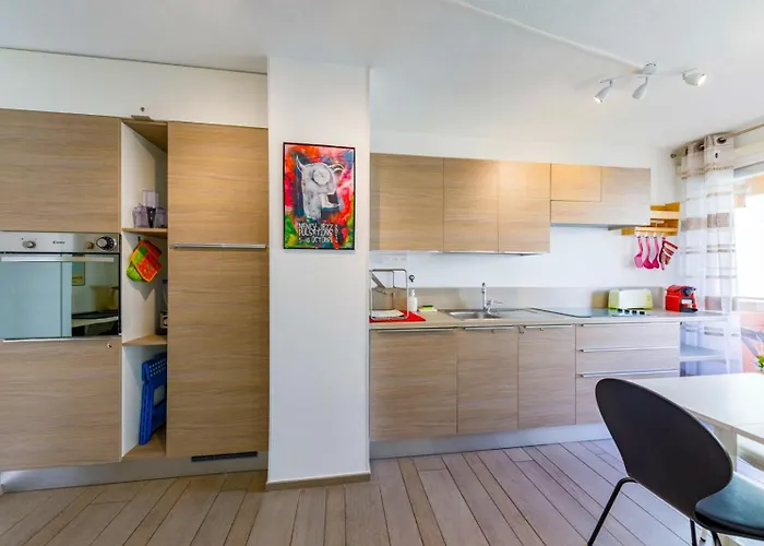 Apartamento - Proche Et Jardin Bioves - Fv *