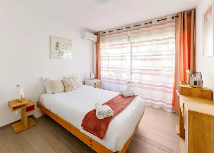 Apartamento - Proche Et Jardin Bioves - Fv *